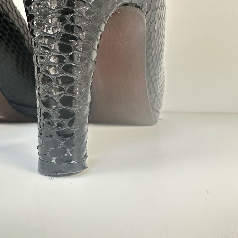 Stuart Weitzman Black Snakeskin Pumps, 7.5 - Picture 5 of 11